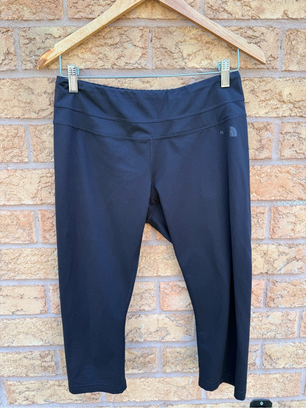 💫4/$25 • The North Face Hatha Capri Crop Leggings Yoga Pants Black Slim Fit